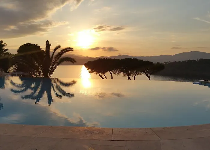 Aparthotel Cala Silente 4*